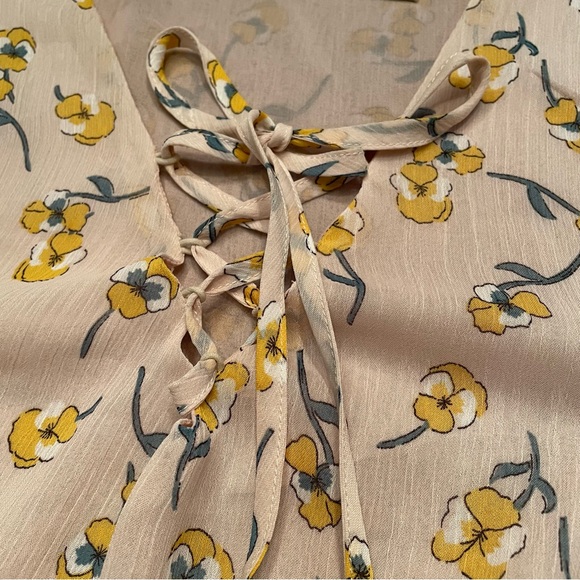 NWT Verona Couture Beige Blouse with Yellow Floral Print | Size 1X - Picture 13 of 14